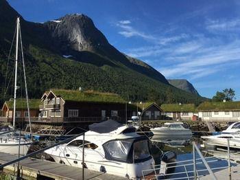 Sagafjord - By Classic Norway Отель Saebo (More og Romsdal)